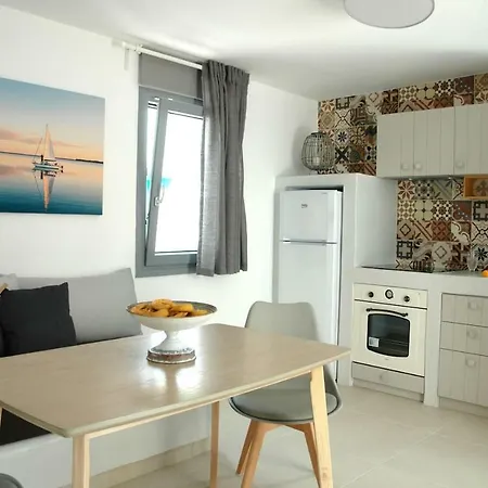 Kalypso House Pera Gyalos